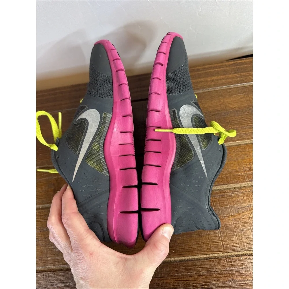 Nike Free Run 3‎ Size Girl's 5.5 Y Gray/Pink 512098–036 Running Shoes